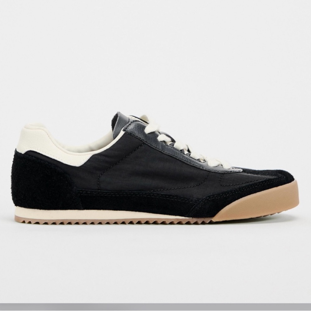 CASUAL NYLON SNEAKERS BLACK. SIZE 5(35)